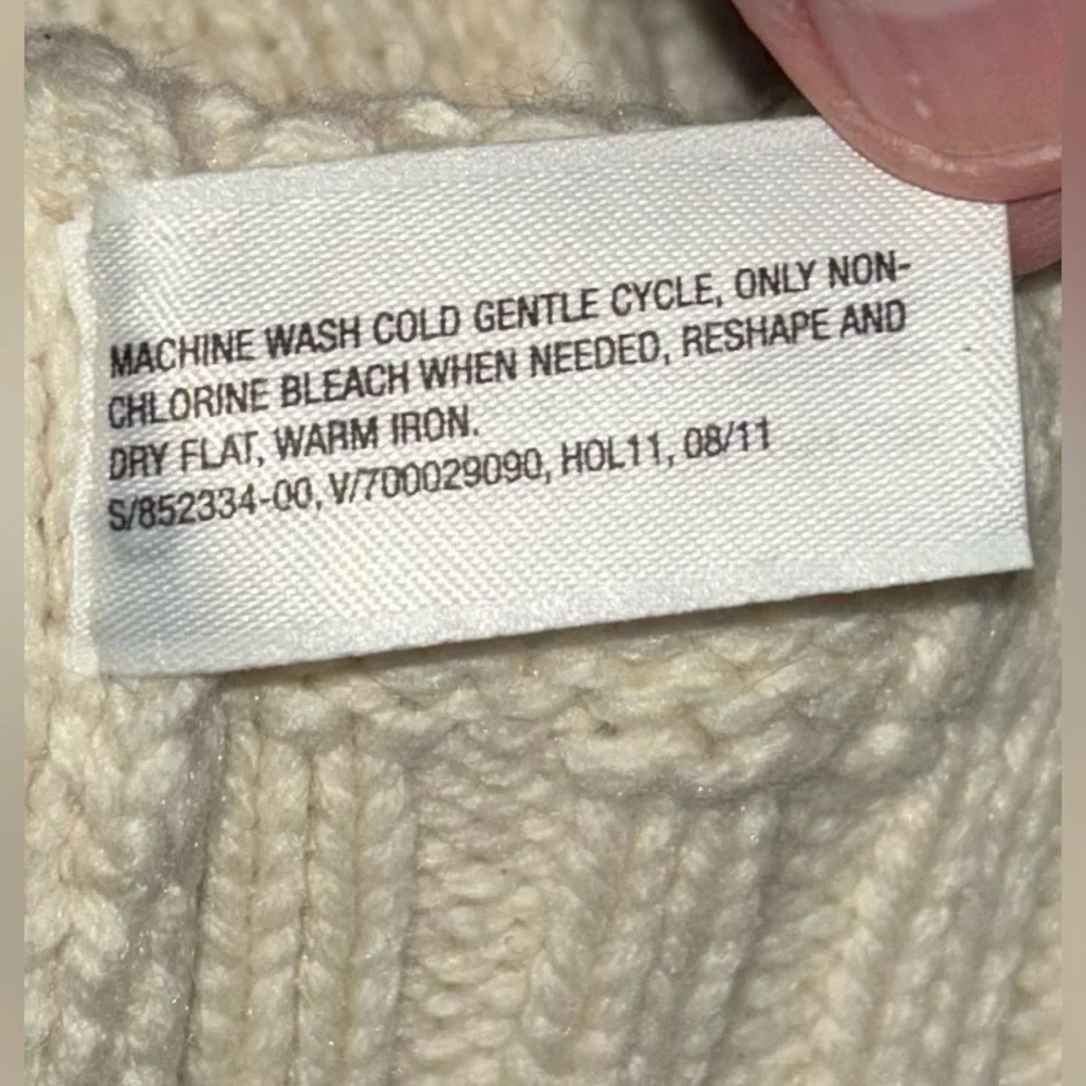 Baby GAP Cable Knit button Shoulder Ivory Sweater 3-6 months